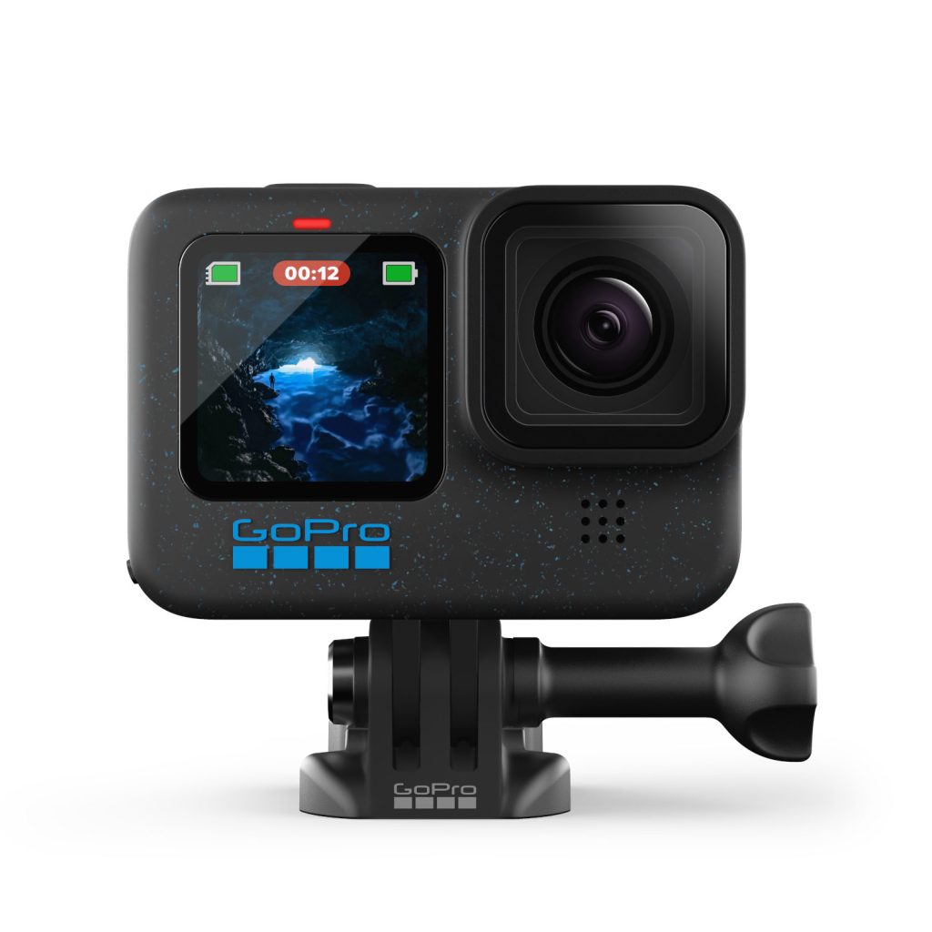 GoPro Hero 12 Black actiecamera, close-up van het compacte ontwerp met robuuste behuizing en scherm aan de voorkant.