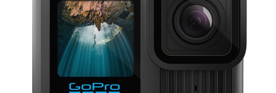 GoPro Hero 13 Black actiecamera, close-up met verbeterd ontwerp en groot scherm voor en achter.